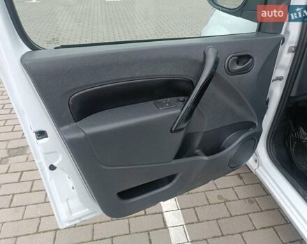 Белый Рено Кенгу, объемом двигателя 1.5 л и пробегом 138 тыс. км за 11800 $, фото 16 на Automoto.ua
