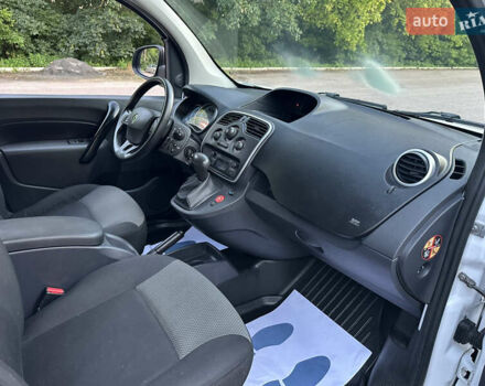 Белый Рено Кенгу, объемом двигателя 0 л и пробегом 32 тыс. км за 9300 $, фото 16 на Automoto.ua