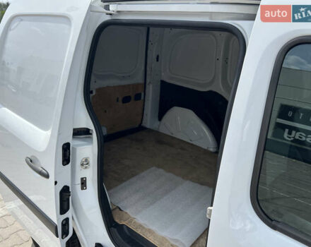 Белый Рено Кенгу, объемом двигателя 1.46 л и пробегом 178 тыс. км за 8900 $, фото 15 на Automoto.ua