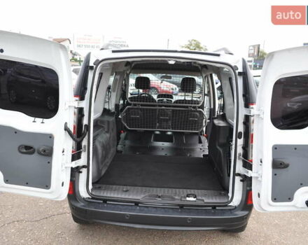 Рено Кенгу 2018 в Киеве на Automoto.ua Белый Рено Кенгу, объемом двигателя 1.5 л и пробегом 157 тыс. км за 15500 $, фото 49 на Automoto.ua