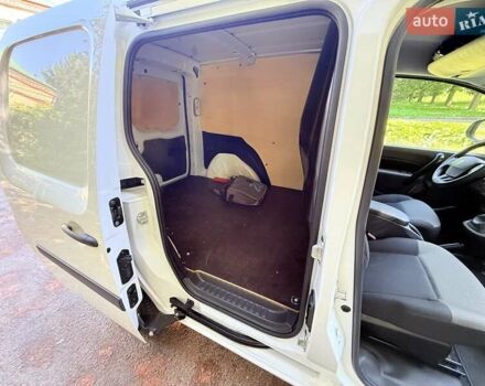 Белый Рено Кенгу, объемом двигателя 0 л и пробегом 27 тыс. км за 9700 $, фото 29 на Automoto.ua