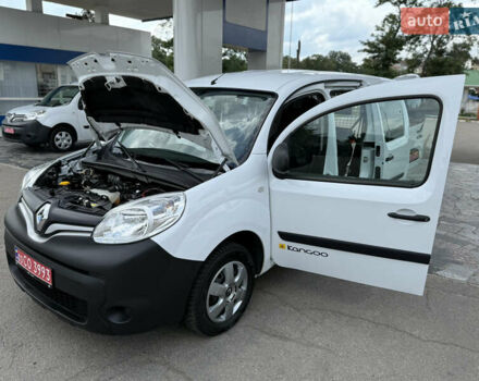 Белый Рено Кенгу, объемом двигателя 1.5 л и пробегом 117 тыс. км за 12999 $, фото 109 на Automoto.ua