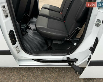 Белый Рено Кенгу, объемом двигателя 1.5 л и пробегом 71 тыс. км за 14700 $, фото 74 на Automoto.ua