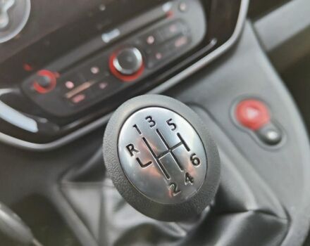 Белый Рено Кенгу, объемом двигателя 1.5 л и пробегом 125 тыс. км за 6170 $, фото 16 на Automoto.ua