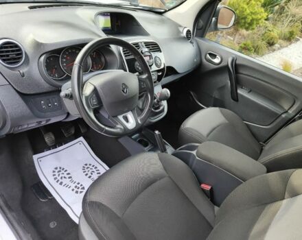 Белый Рено Кенгу, объемом двигателя 1.5 л и пробегом 125 тыс. км за 6170 $, фото 21 на Automoto.ua