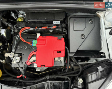 Белый Рено Кенгу, объемом двигателя 1.5 л и пробегом 71 тыс. км за 14700 $, фото 93 на Automoto.ua