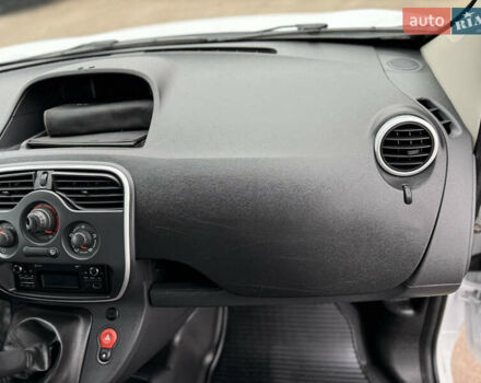 Белый Рено Кенгу, объемом двигателя 1.5 л и пробегом 71 тыс. км за 14700 $, фото 61 на Automoto.ua