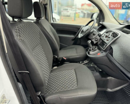 Белый Рено Кенгу, объемом двигателя 1.5 л и пробегом 71 тыс. км за 14700 $, фото 59 на Automoto.ua