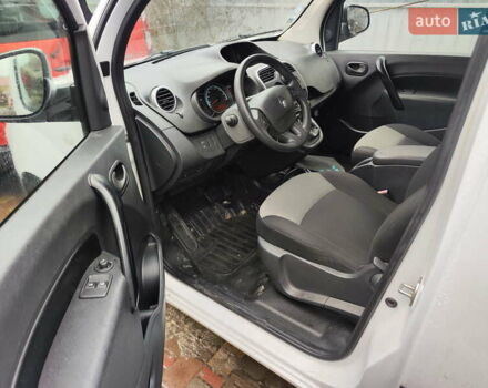 Білий Рено Кєнгу, об'ємом двигуна 0 л та пробігом 9 тис. км за 13699 $, фото 7 на Automoto.ua