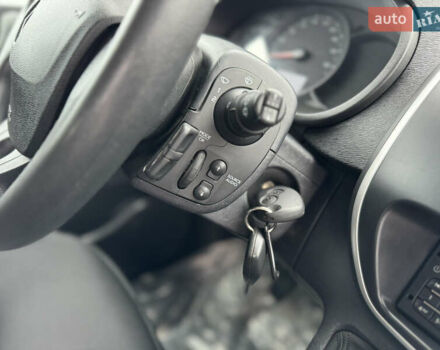 Белый Рено Кенгу, объемом двигателя 1.5 л и пробегом 71 тыс. км за 14700 $, фото 63 на Automoto.ua