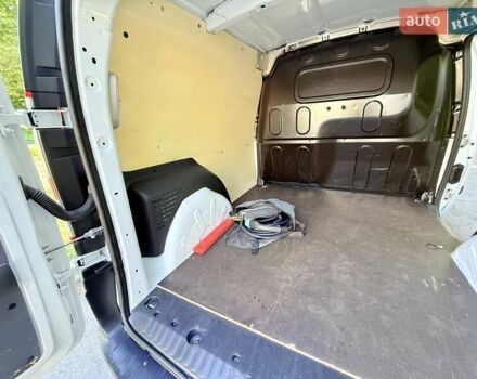 Белый Рено Кенгу, объемом двигателя 0 л и пробегом 27 тыс. км за 9700 $, фото 32 на Automoto.ua