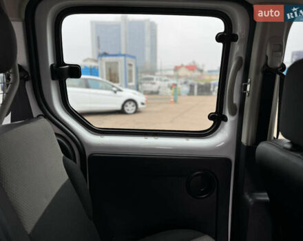 Белый Рено Кенгу, объемом двигателя 1.5 л и пробегом 71 тыс. км за 14700 $, фото 54 на Automoto.ua