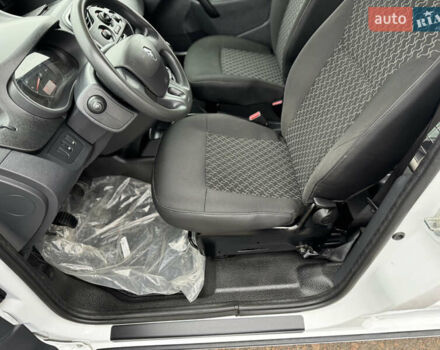 Белый Рено Кенгу, объемом двигателя 1.5 л и пробегом 71 тыс. км за 14700 $, фото 82 на Automoto.ua