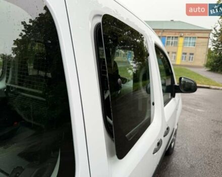 Белый Рено Кенгу, объемом двигателя 0 л и пробегом 10 тыс. км за 14700 $, фото 42 на Automoto.ua