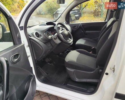 Белый Рено Кенгу, объемом двигателя 0 л и пробегом 16 тыс. км за 14700 $, фото 8 на Automoto.ua