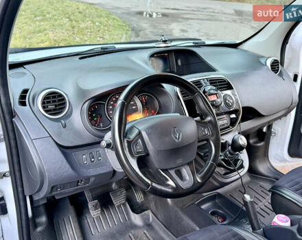 Белый Рено Кенгу, объемом двигателя 1.5 л и пробегом 201 тыс. км за 13700 $, фото 12 на Automoto.ua