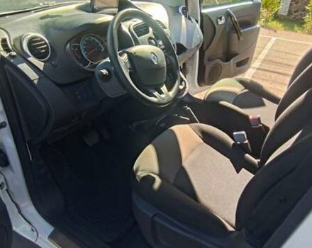 Белый Рено Кенгу, объемом двигателя 0 л и пробегом 39 тыс. км за 10500 $, фото 11 на Automoto.ua