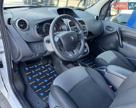 Белый Рено Кенгу, объемом двигателя 0 л и пробегом 39 тыс. км за 10500 $, фото 18 на Automoto.ua