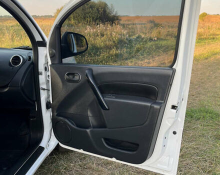 Белый Рено Кенгу, объемом двигателя 1.5 л и пробегом 233 тыс. км за 11750 $, фото 9 на Automoto.ua