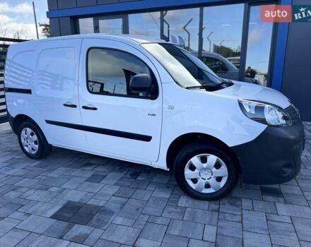 Белый Рено Кенгу, объемом двигателя 0 л и пробегом 39 тыс. км за 10500 $, фото 5 на Automoto.ua