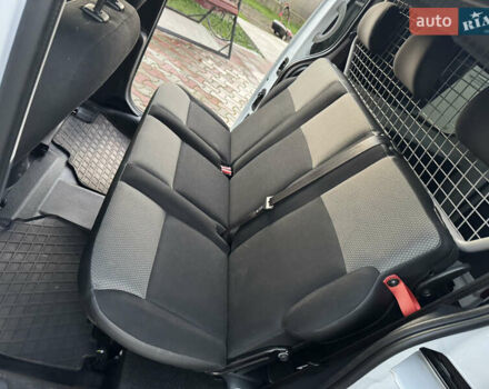 Белый Рено Кенгу, объемом двигателя 1.5 л и пробегом 138 тыс. км за 14700 $, фото 13 на Automoto.ua