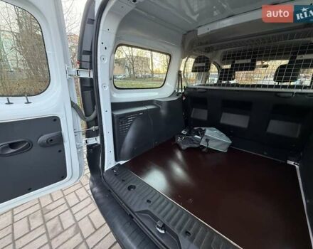 Белый Рено Кенгу, объемом двигателя 0 л и пробегом 16 тыс. км за 13500 $, фото 27 на Automoto.ua