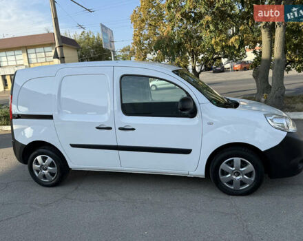 Белый Рено Кенгу, объемом двигателя 1.5 л и пробегом 168 тыс. км за 10799 $, фото 12 на Automoto.ua