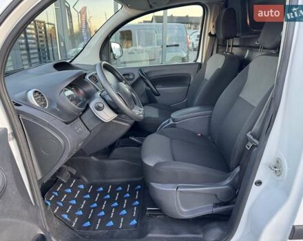 Білий Рено Кєнгу, об'ємом двигуна 0 л та пробігом 27 тис. км за 11999 $, фото 19 на Automoto.ua