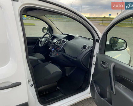 Білий Рено Кєнгу, об'ємом двигуна 1.5 л та пробігом 221 тис. км за 9700 $, фото 42 на Automoto.ua