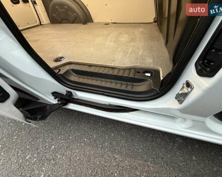 Белый Рено Кенгу, объемом двигателя 0 л и пробегом 61 тыс. км за 11900 $, фото 34 на Automoto.ua