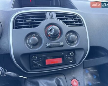 Белый Рено Кенгу, объемом двигателя 0 л и пробегом 39 тыс. км за 10500 $, фото 22 на Automoto.ua