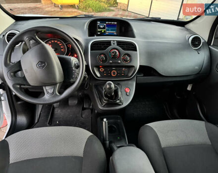 Белый Рено Кенгу, объемом двигателя 1.5 л и пробегом 138 тыс. км за 14700 $, фото 9 на Automoto.ua