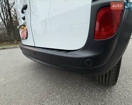 Белый Рено Кенгу, объемом двигателя 0 л и пробегом 61 тыс. км за 11900 $, фото 35 на Automoto.ua