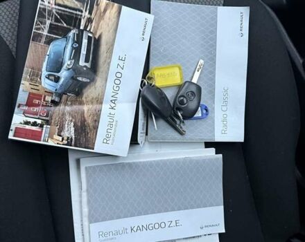 Белый Рено Кенгу, объемом двигателя 0 л и пробегом 61 тыс. км за 11900 $, фото 44 на Automoto.ua