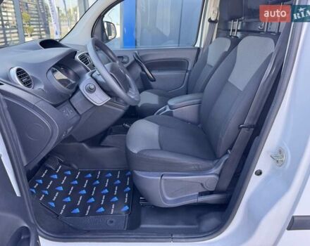 Белый Рено Кенгу, объемом двигателя 0 л и пробегом 39 тыс. км за 10500 $, фото 21 на Automoto.ua