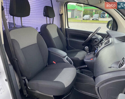 Білий Рено Кєнгу, об'ємом двигуна 1.5 л та пробігом 221 тис. км за 9700 $, фото 44 на Automoto.ua