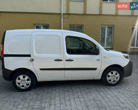 Білий Рено Кєнгу, об'ємом двигуна 0 л та пробігом 34 тис. км за 9600 $, фото 7 на Automoto.ua