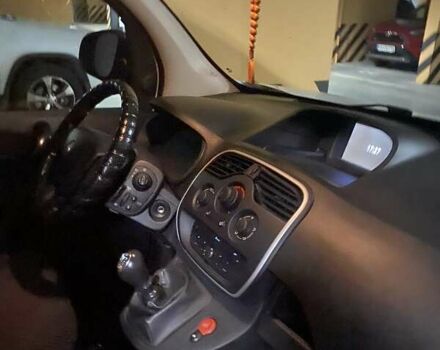 Білий Рено Кєнгу, об'ємом двигуна 1.5 л та пробігом 205 тис. км за 10000 $, фото 4 на Automoto.ua