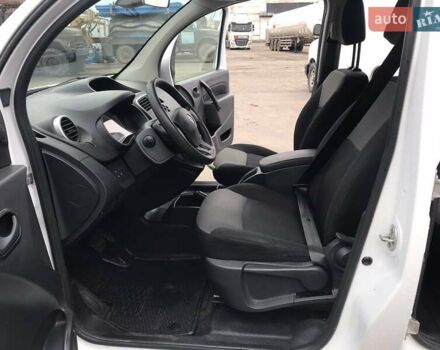 Белый Рено Кенгу, объемом двигателя 0 л и пробегом 135 тыс. км за 11855 $, фото 7 на Automoto.ua