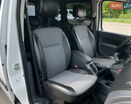 Білий Рено Кєнгу, об'ємом двигуна 1.5 л та пробігом 233 тис. км за 11999 $, фото 30 на Automoto.ua