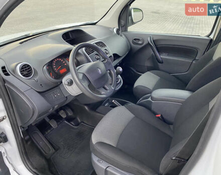 Білий Рено Кєнгу, об'ємом двигуна 1.5 л та пробігом 221 тис. км за 9700 $, фото 28 на Automoto.ua