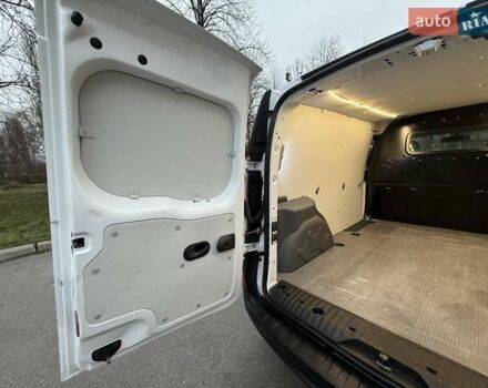 Белый Рено Кенгу, объемом двигателя 0 л и пробегом 61 тыс. км за 11900 $, фото 38 на Automoto.ua