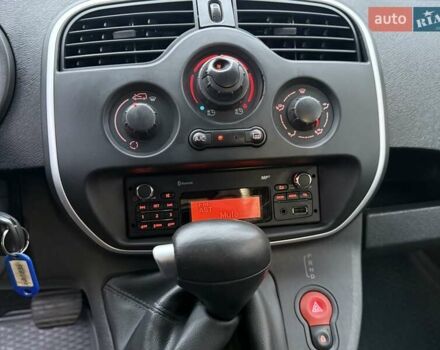 Белый Рено Кенгу, объемом двигателя 0 л и пробегом 61 тыс. км за 11900 $, фото 23 на Automoto.ua