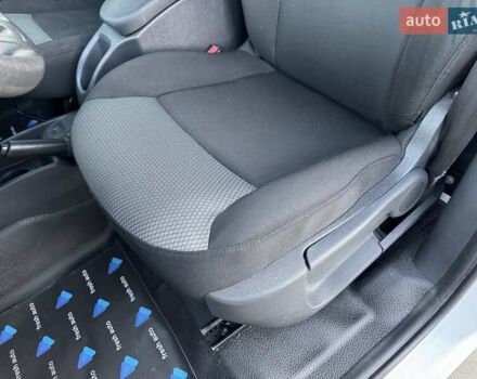 Білий Рено Кєнгу, об'ємом двигуна 0 л та пробігом 27 тис. км за 11999 $, фото 18 на Automoto.ua