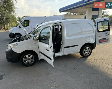 Белый Рено Кенгу, объемом двигателя 1.5 л и пробегом 168 тыс. км за 10799 $, фото 87 на Automoto.ua