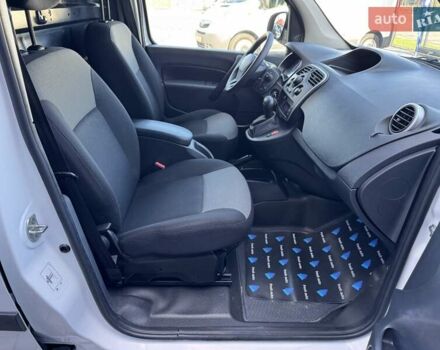 Белый Рено Кенгу, объемом двигателя 0 л и пробегом 39 тыс. км за 10500 $, фото 28 на Automoto.ua