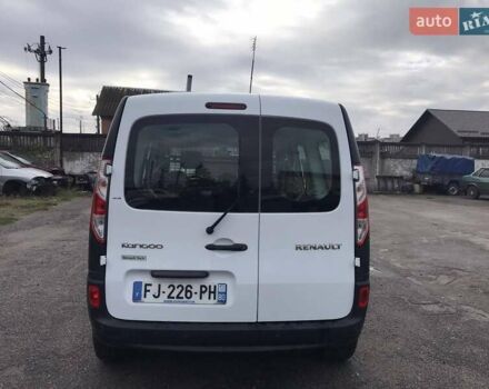 Белый Рено Кенгу, объемом двигателя 0 л и пробегом 135 тыс. км за 11855 $, фото 4 на Automoto.ua