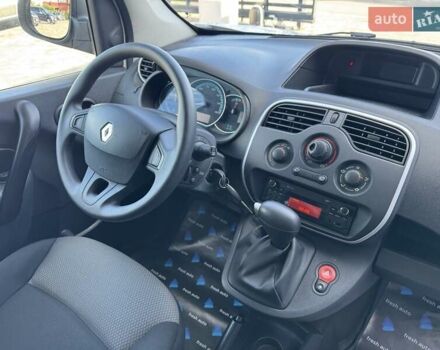 Белый Рено Кенгу, объемом двигателя 0 л и пробегом 39 тыс. км за 10500 $, фото 3 на Automoto.ua