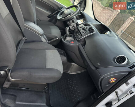 Белый Рено Кенгу, объемом двигателя 1.5 л и пробегом 138 тыс. км за 14700 $, фото 10 на Automoto.ua