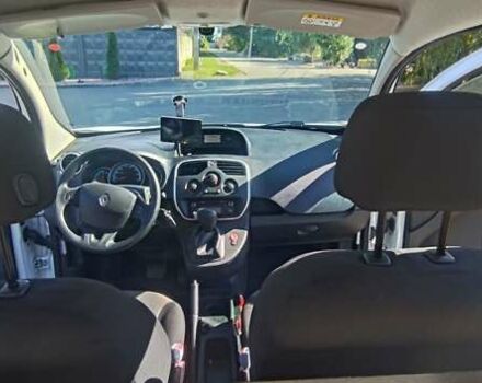 Белый Рено Кенгу, объемом двигателя 0 л и пробегом 39 тыс. км за 10500 $, фото 13 на Automoto.ua